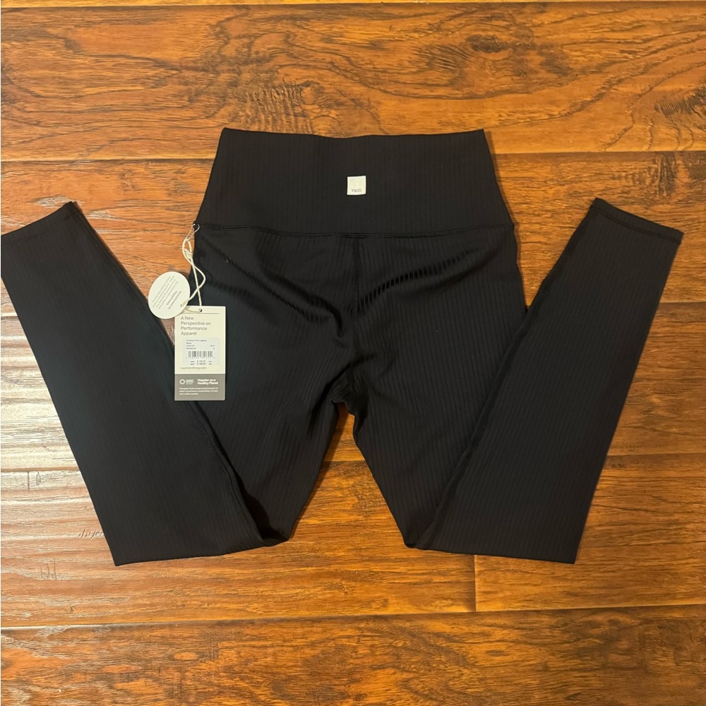 Vuori Black High-Rise Leggings Sleek Design